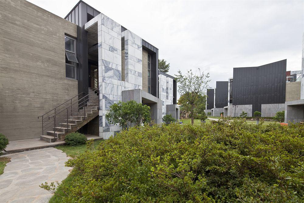 Stanford Hotel And Resort Jeju Exterior foto