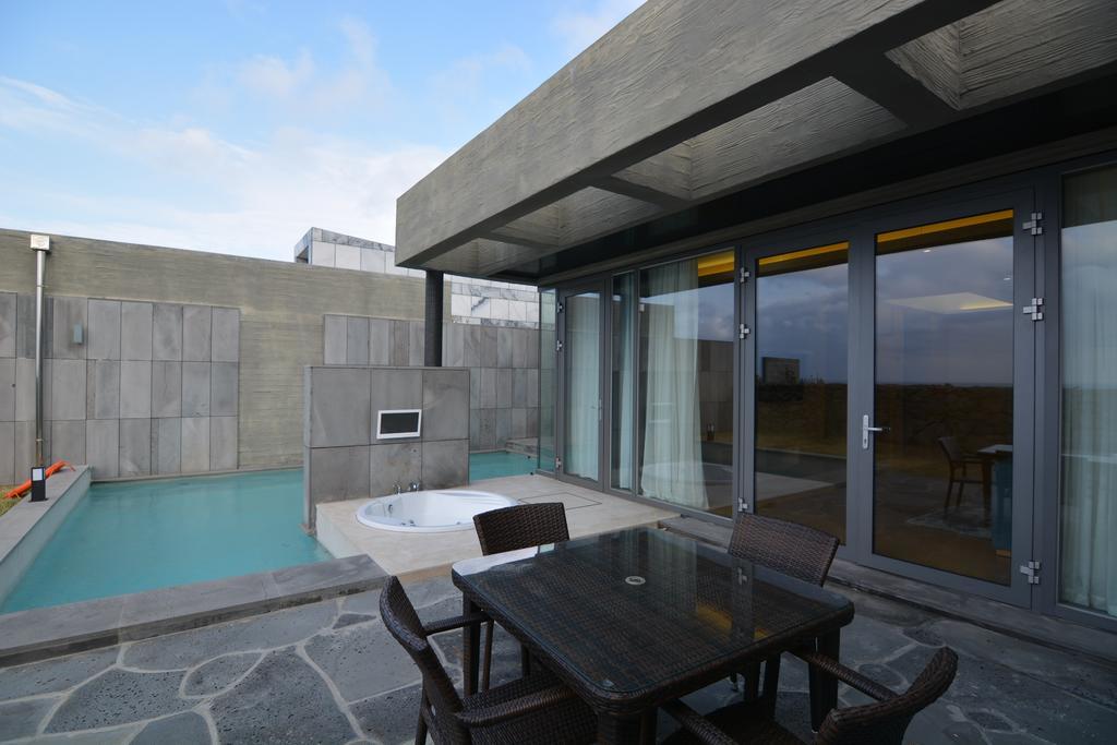 Stanford Hotel And Resort Jeju Exterior foto
